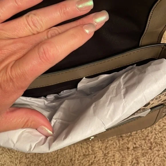 Marc Jacobs purse/crossbody - Picture 4 of 6